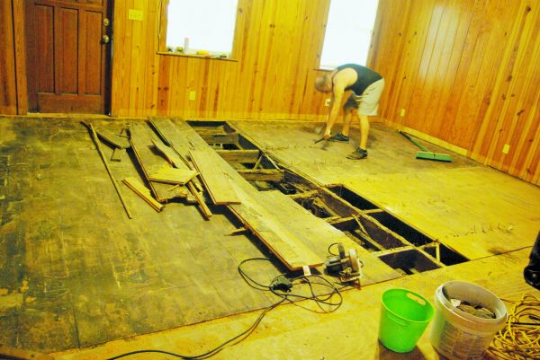 Subfloor Demolition in Metairie